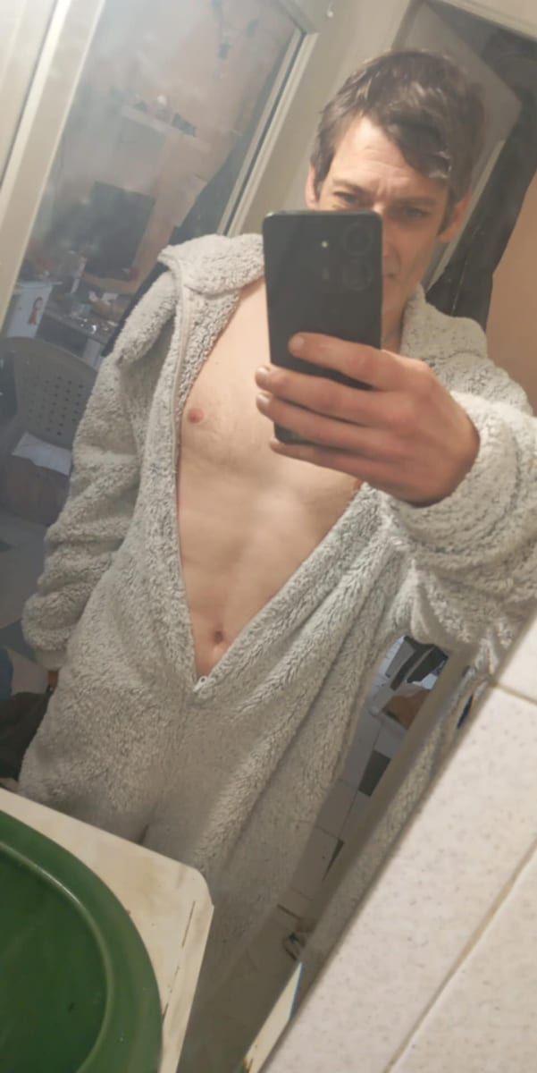 Profil von Hiro, 31 Jahre, Gay in Dersenow (Mecklenburg-Vorpommern)