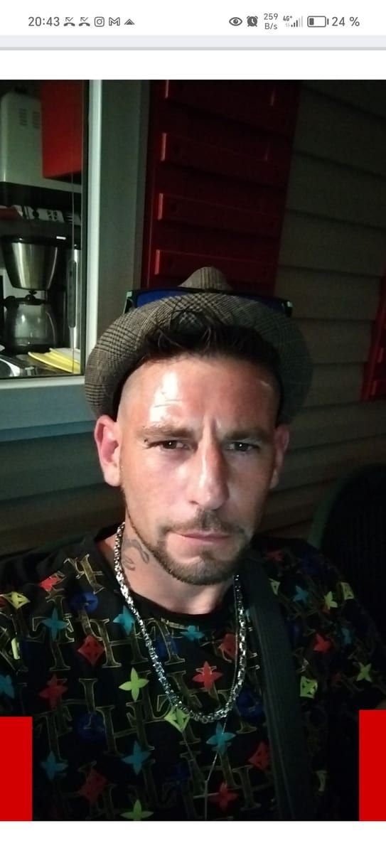 Profil von Titouane, 31 Jahre, Gay in Gingst (Mecklenburg-Vorpommern)