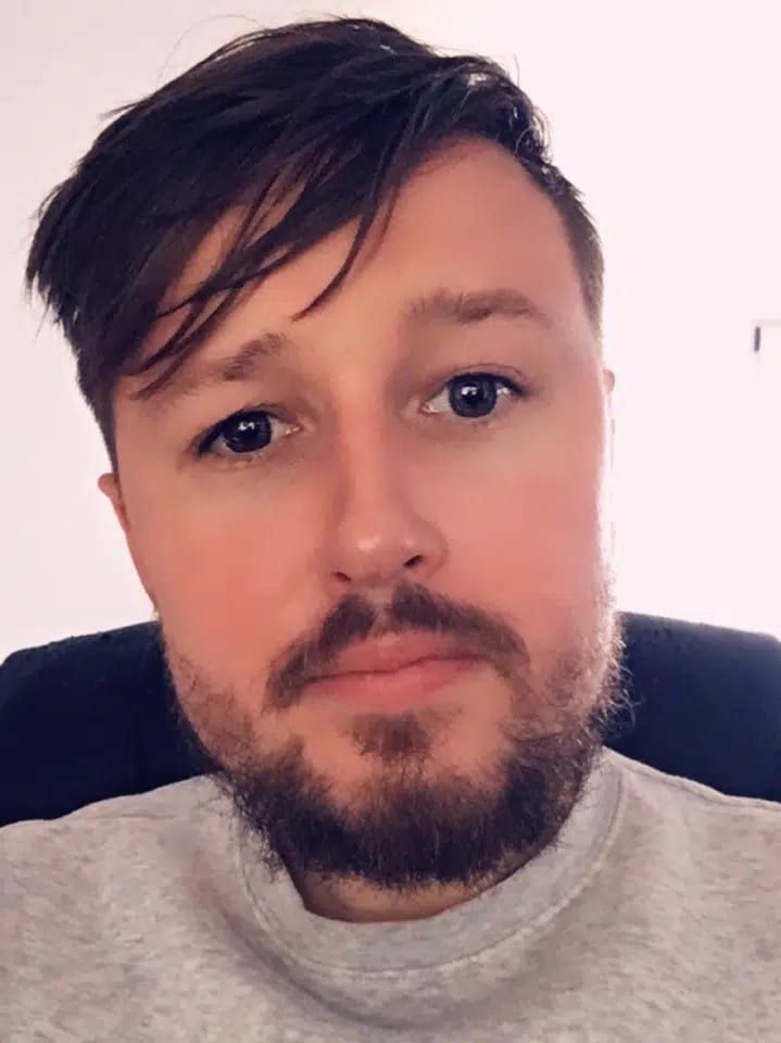 Profil von Hugues-antoine, 27 Jahre, Gay in Perlin (Mecklenburg-Vorpommern)