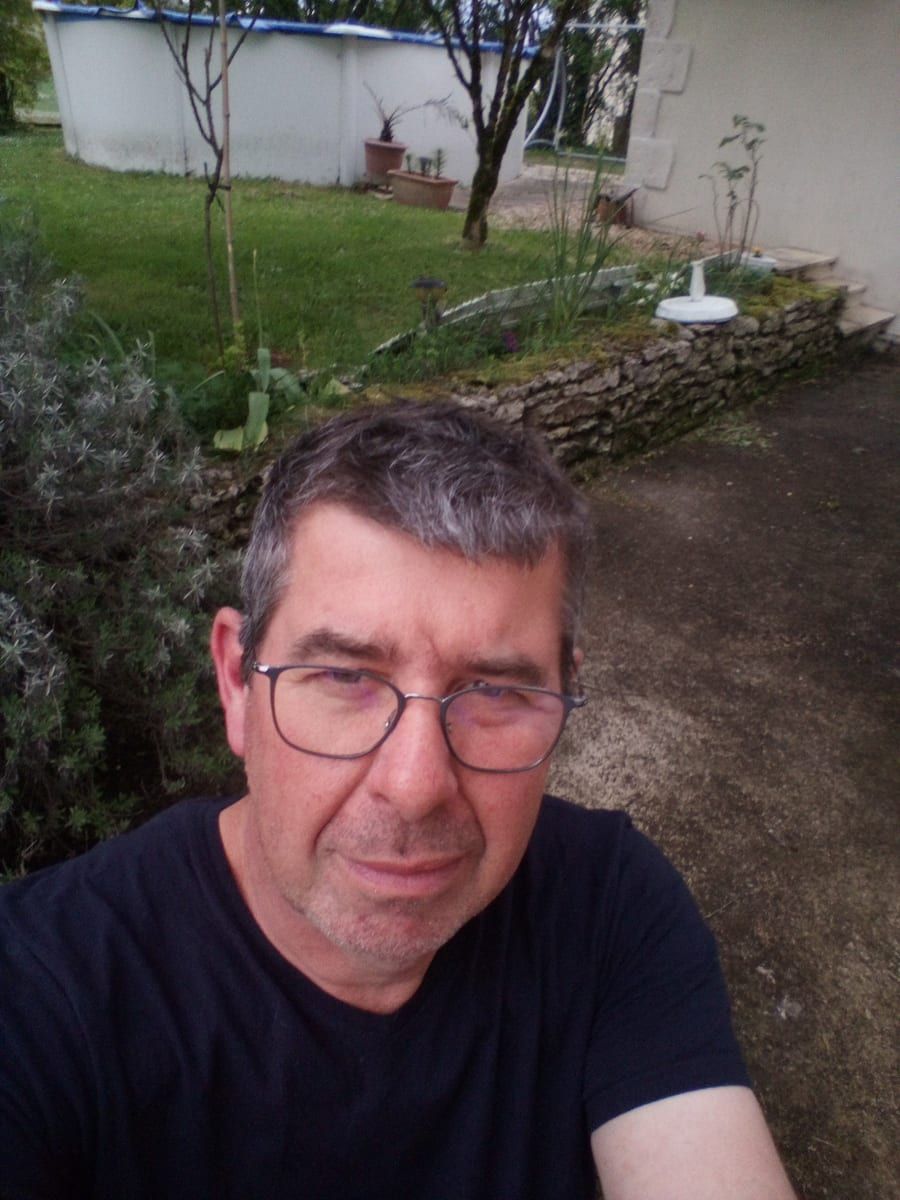 Profil von Maxence, 28 Jahre, Gay in Borkow (Mecklenburg-Vorpommern)