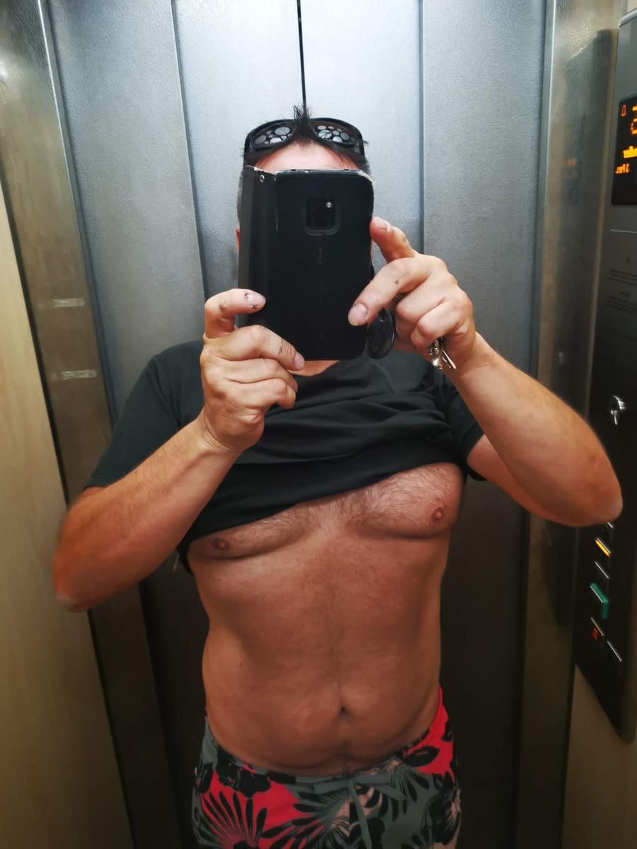 Profil von Lounis, 23 Jahre, Gay in Weitenhagen (Mecklenburg-Vorpommern)