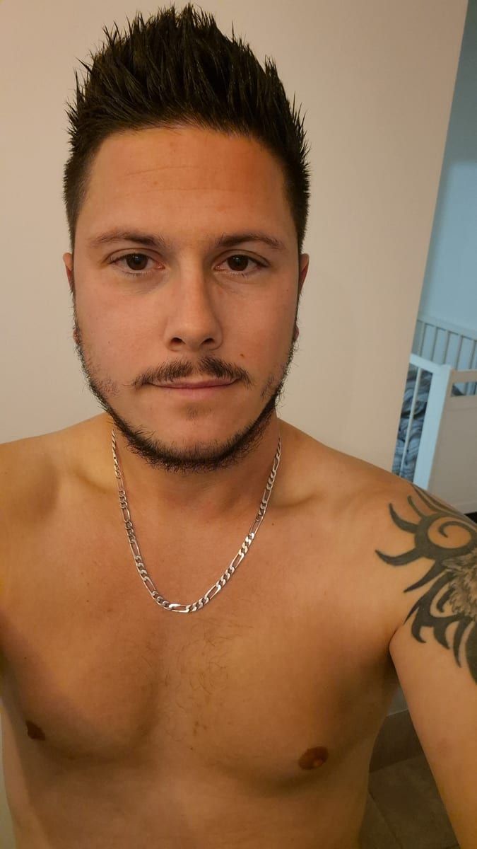 Profil von Edrick, 24 Jahre, Gay in Warin (Mecklenburg-Vorpommern)